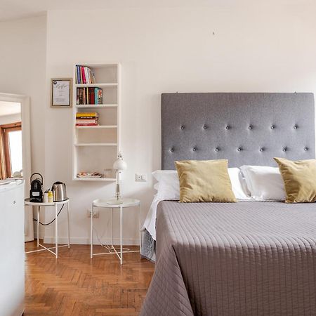 Bari Landlord 71 - Central Rooms Esterno foto