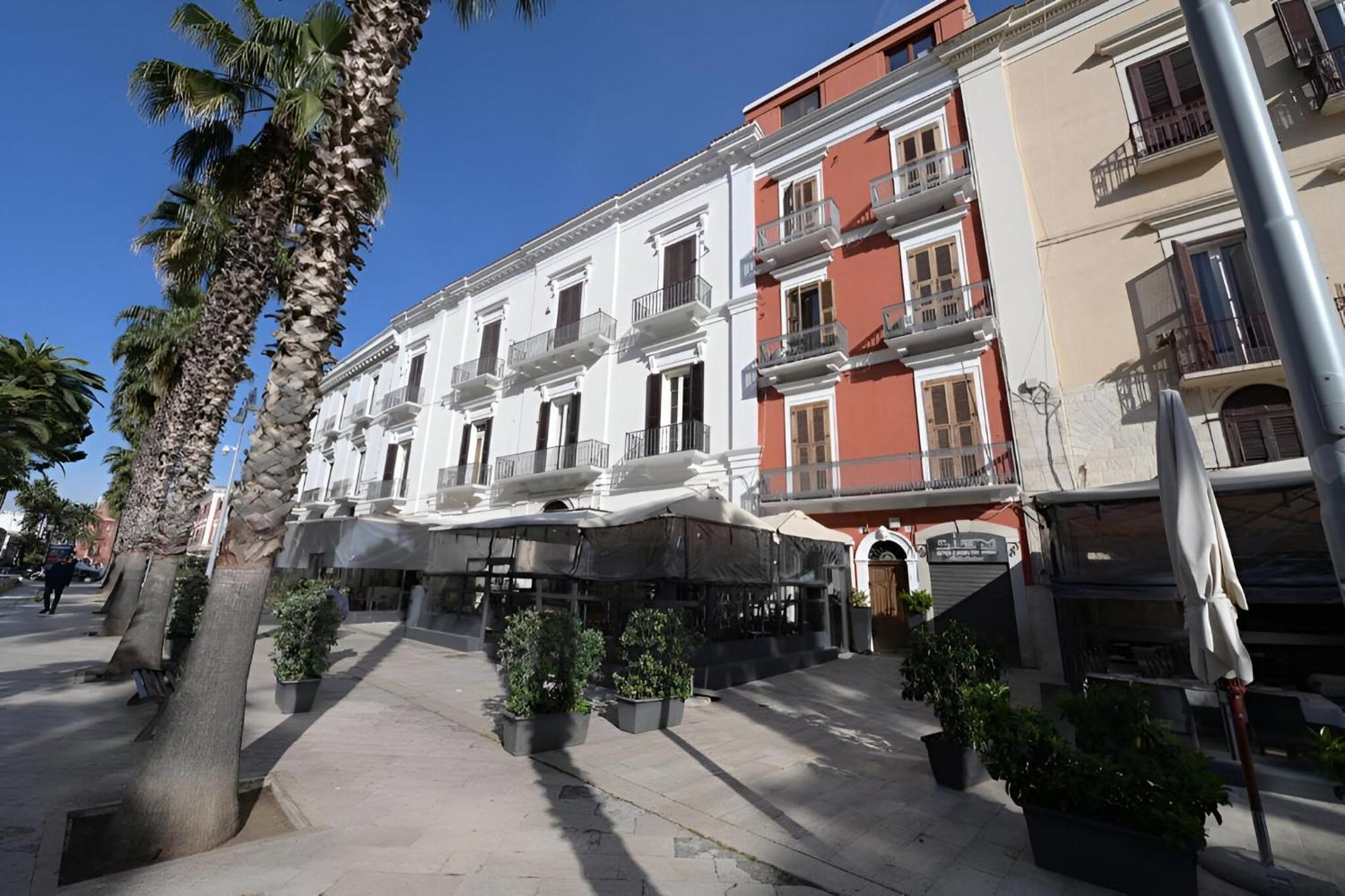 Bari Landlord 71 - Central Rooms Esterno foto